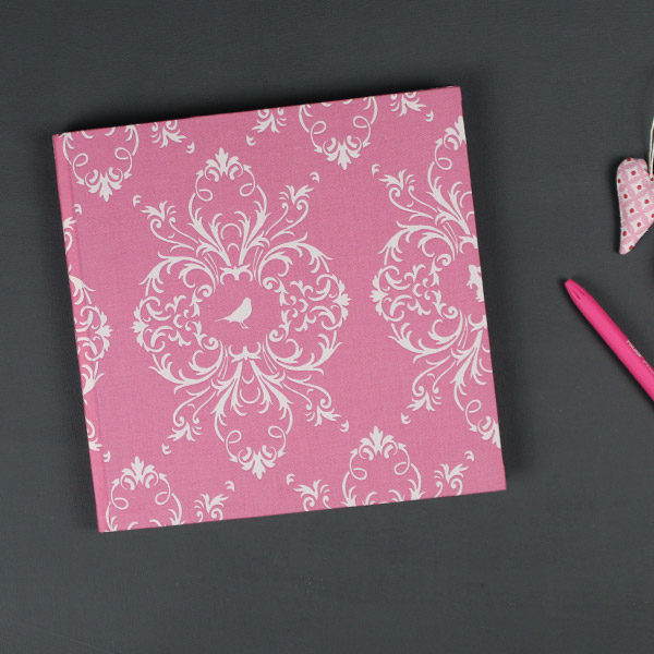 Pink farbenes Gästebuch im Toile de Jouy Stil