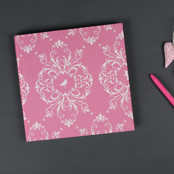 Pink farbenes Gästebuch im Toile de Jouy Stil