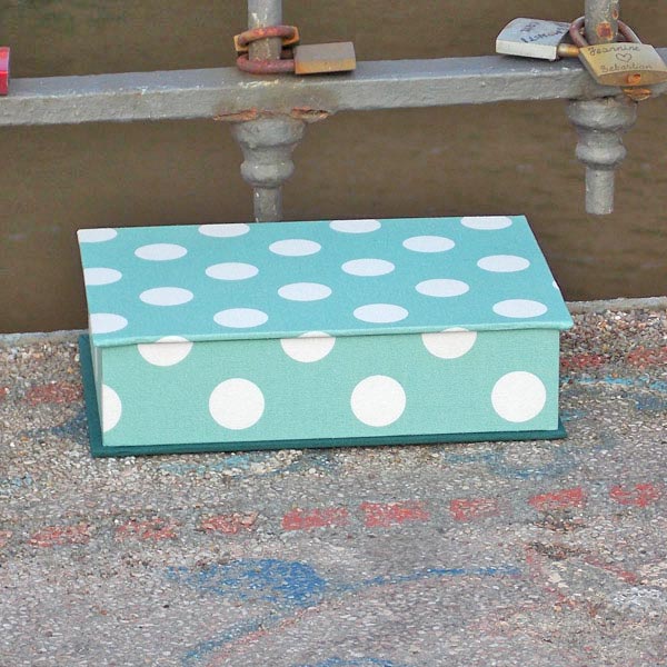 Stoff bezogener Kasten grün beige Polka Dots
