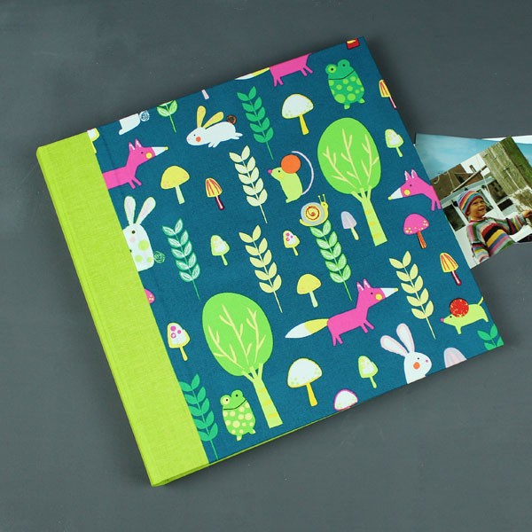 Großes hellgrün blau bunt gemustertes Kinderfotoalbum