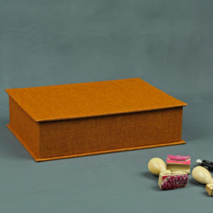 Kupfer farbener Schreibtischkasten im DIN A5 Format