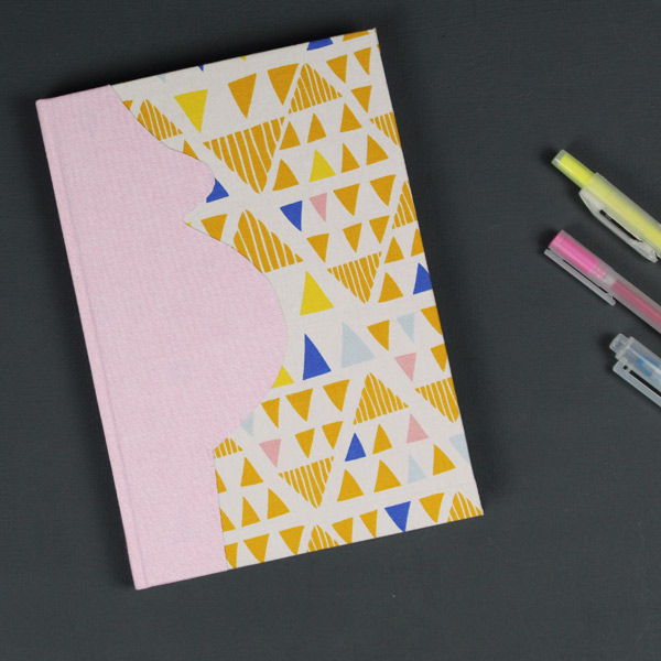 Apricot gelb blaues Schwangerschaftstagebuch grafisch
