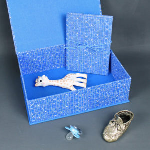 Blau weiß gemusterte Baby Erinnerungs Box