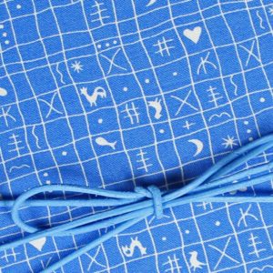 Babytagebuch hellblau weiß mit dem klassischen Hähnchenmuster