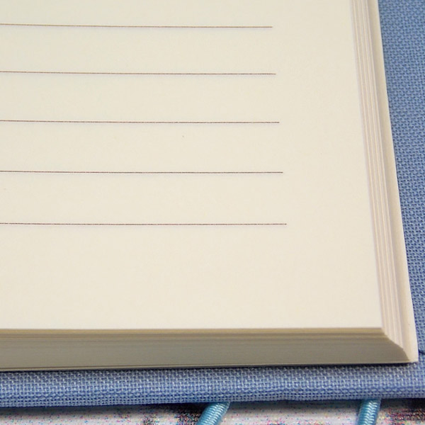 Liniertes Notizbuch