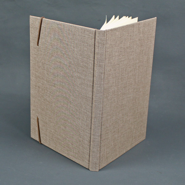braunes DIN A5 Adressbuch mit Verschluss