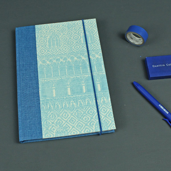 Blaugrau Creme gemustertes Notizbuch mit handgeschöpftem Papier