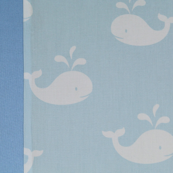 Quadratisches Babyfotoalbum hellblau weiß Wale
