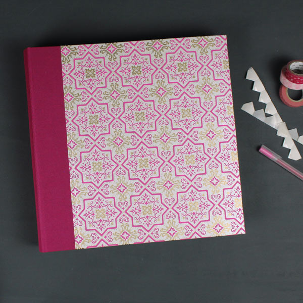 Pink farbenes Hochzeits Fotoalbum mit Ornamenten