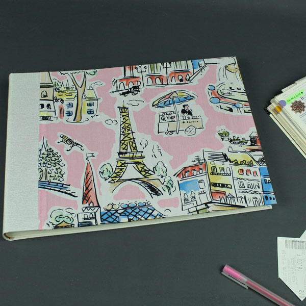Großes rosé Fotoalbum mit Paris Motiv
