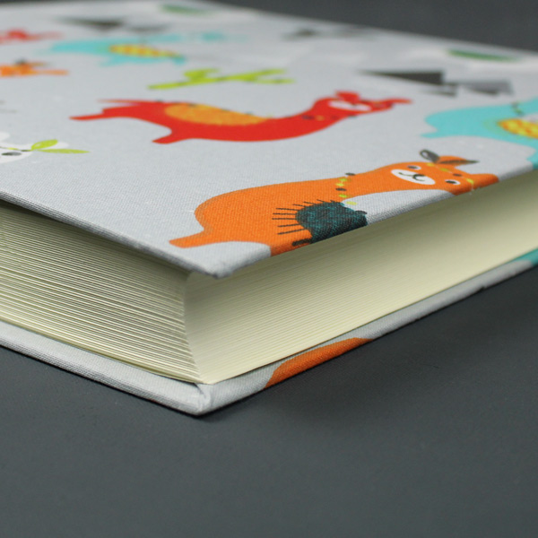Grau buntes Baby Fotoalbum mit Lamas