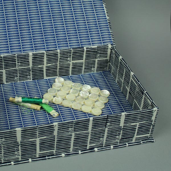 Tinteblaues Schmuckkästchen