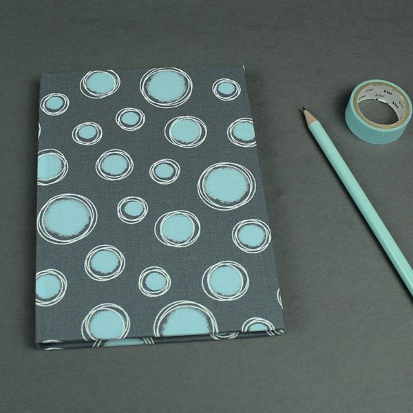 Kleines anthrazit blaues Adressbuch