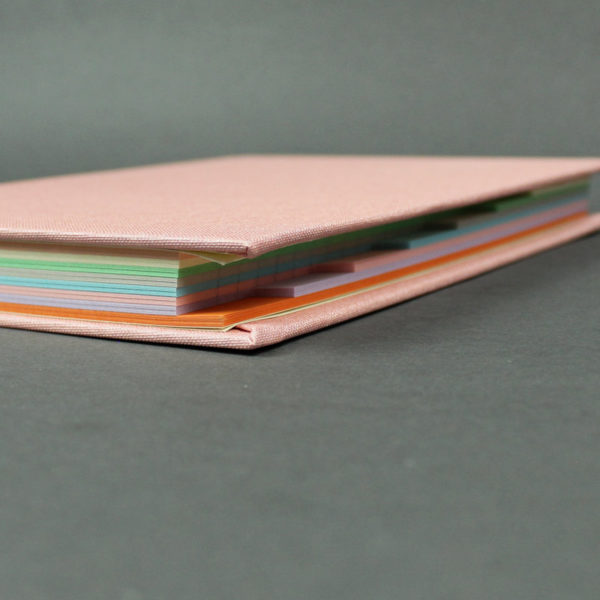 Apricot Tagebuch mit farbigen Registerseiten