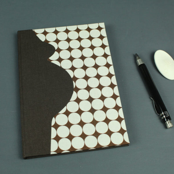 Braun creme gemustertes Schwangerschaftstagebuch