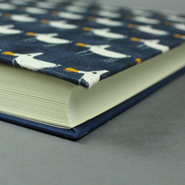 Quadratisches Kinderfotoalbum dunkelblau mit Möwen