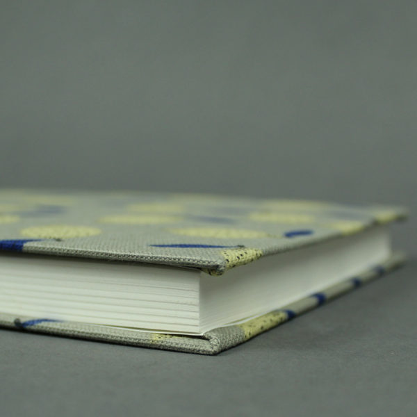 Skizzenbuch beige blau gelb