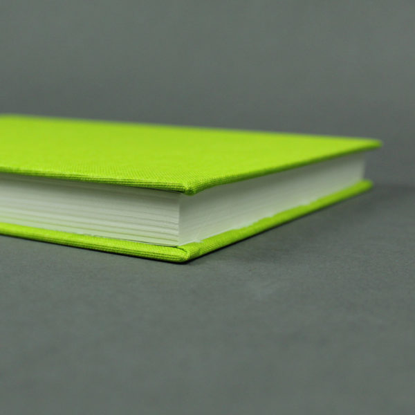 DIN A5 Skizzenbuch im Querformat in grasgrün