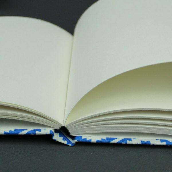 Blau weißes Skizzenbuch DIN A5