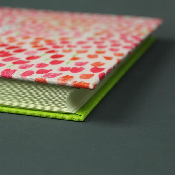 Querformatiges Kinderfotoalbum grün pink