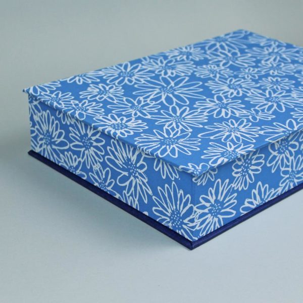 Blau weißer Schmuckkasten