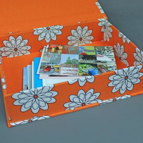 Schmuckschachtel in orange weiß geblümt
