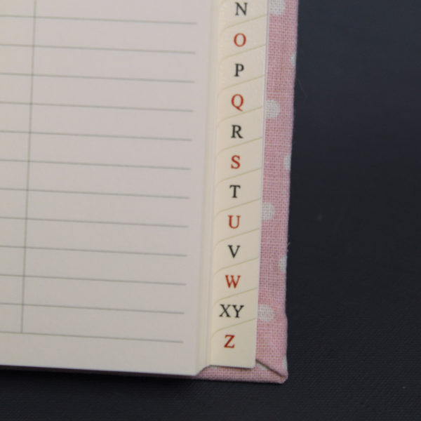 Kleines Adressbuch rosa weiß mit laminierten Buchstaben