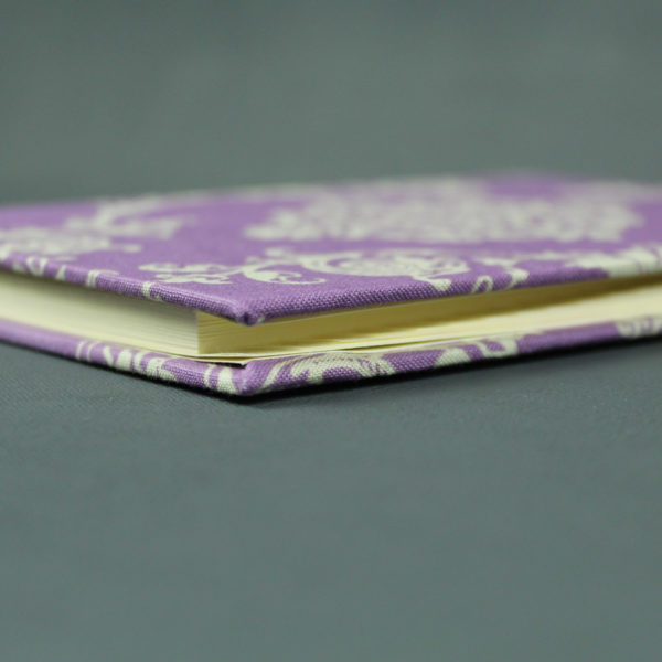 Lila creme gemustertes Adressbuch