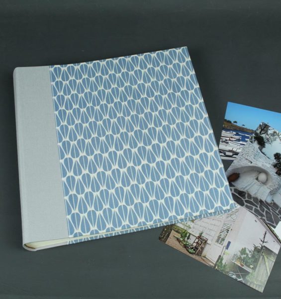 Quadratisches grau blau weißes Fotoalbum