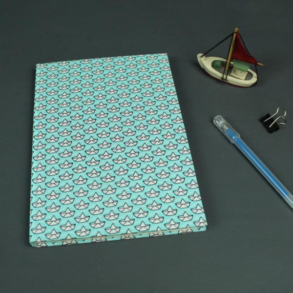 Maritimes DIN A5 Notizbuch mit Papierboten