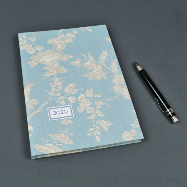 Internationaler Kalender hellblau creme