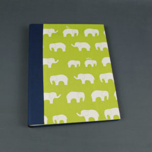 Kinderfotoalbum hochkant blau grün mit weißen Elefanten