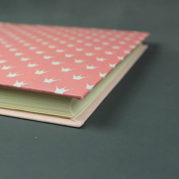 Apricot Fotoalbum Quadratisch Mit Creme Farbenen Kronchen