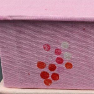 Rosa Schachtel mit pink Pünktchen