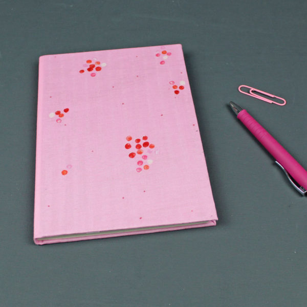 Rosa pink gepunktetes Tagebuch