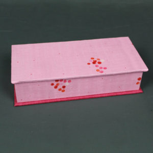 Stifteschachtel in zartem Rosa mit pink kleinen Punkten