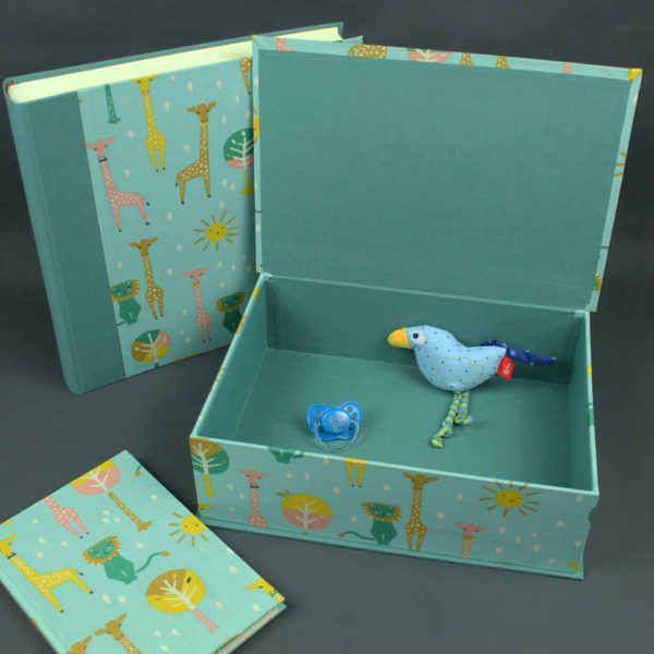 Baby Erinnerungsbox Türkis Grün mit Löwe und Giraffe