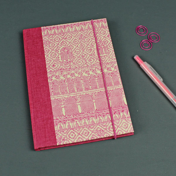 Reisetagebuch in Pink Creme mit handgeschöpftem Papier aus Venedig