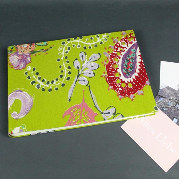 Hochzeitsalbum leuchtend grün mit lila pink Muster