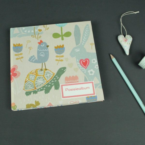 Poesiealbum in Pastelltönen mit Tieren