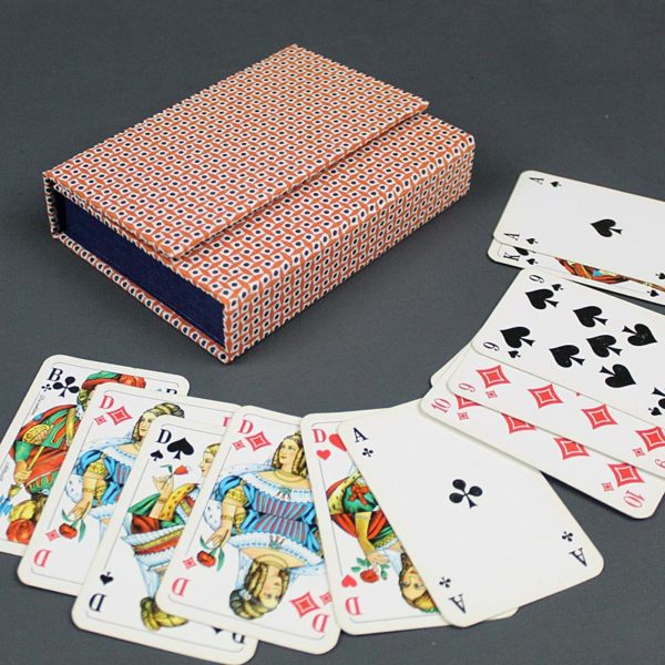 Stoff bezogenes Spielkartenkästchen in Orange Blau