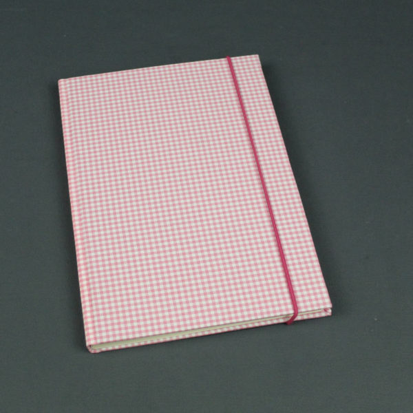 Notizbuch DIN A5 mit rosa Vichy Karo und Gummikordelverschluss