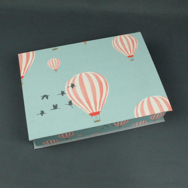 DIN A4 Kasten pastell türkis apricot mit großen Ballons