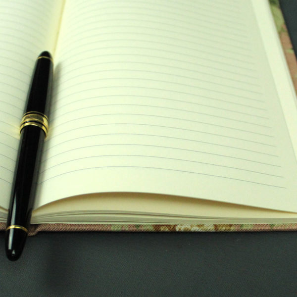 Liniertes Notizbuch DIN A5 mit Rosendruck