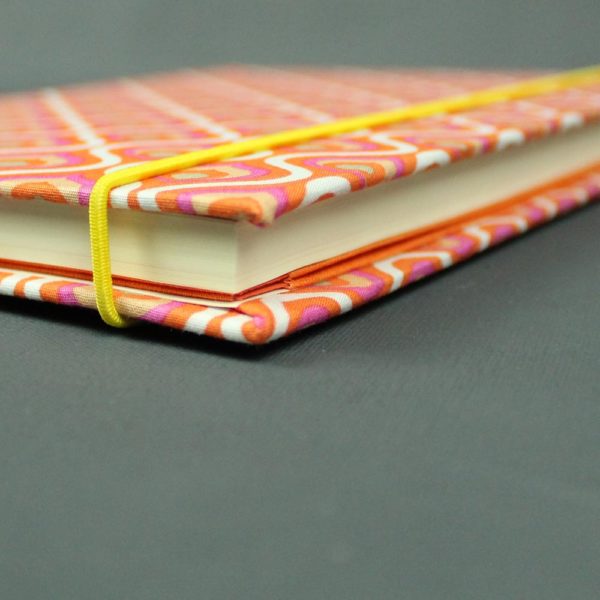 Orange gemustertes Tagebuch DIN a5 im Retro Look