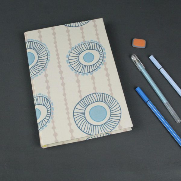 Ewiger Kalender in creme blau und apricot