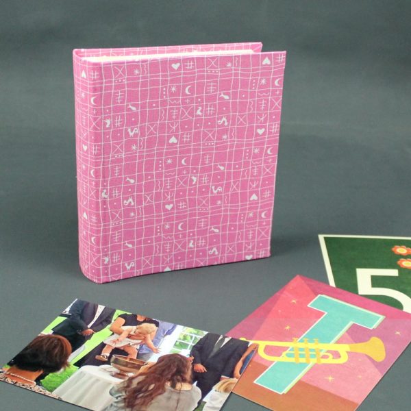 Einsteckalbum mit Stoff in rosa weißem Hähnchenmuster