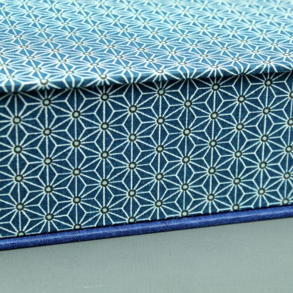 DIN A4 Kasten blau silber