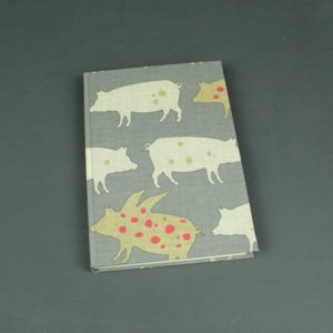 Ewiger Kalender taupe mit cremefarbenen Schweinen