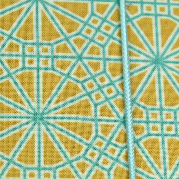 Buchkalender 2023 hellblau gelb mit Blüten